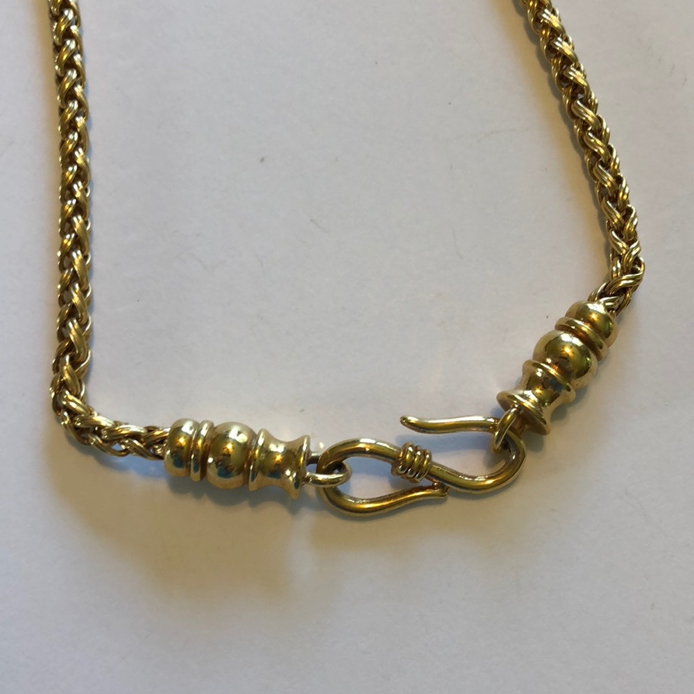 Heavy gold tone necklace